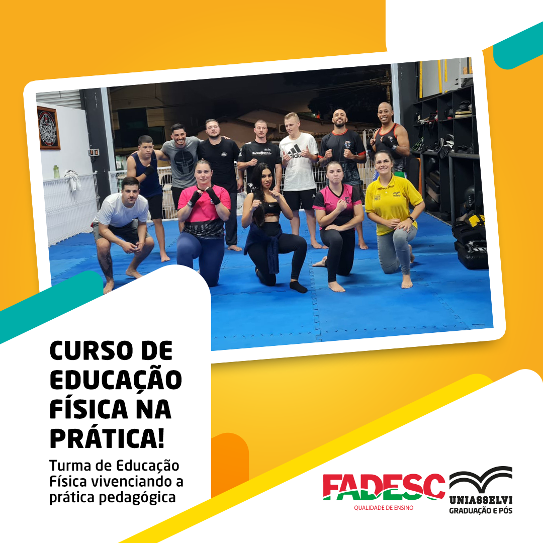 Turma de Educação Física vivenciando a prática pedagógica
